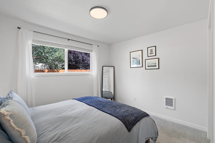 Quarta camera da letto privata, situata lontano dalle altre camere da letto per la tua privacy