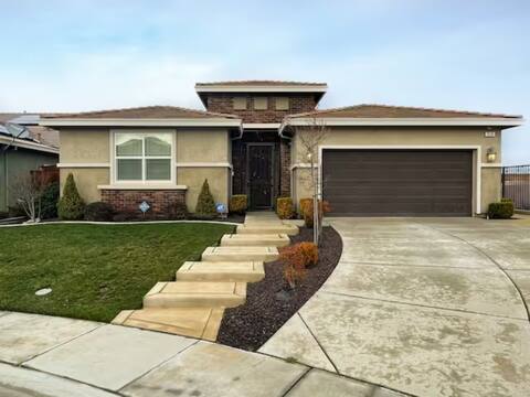 New Family home +Pool+Hot Tub