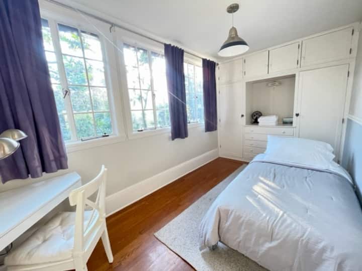 Chumba cha kulala 4 na Kitanda cha Malkia 