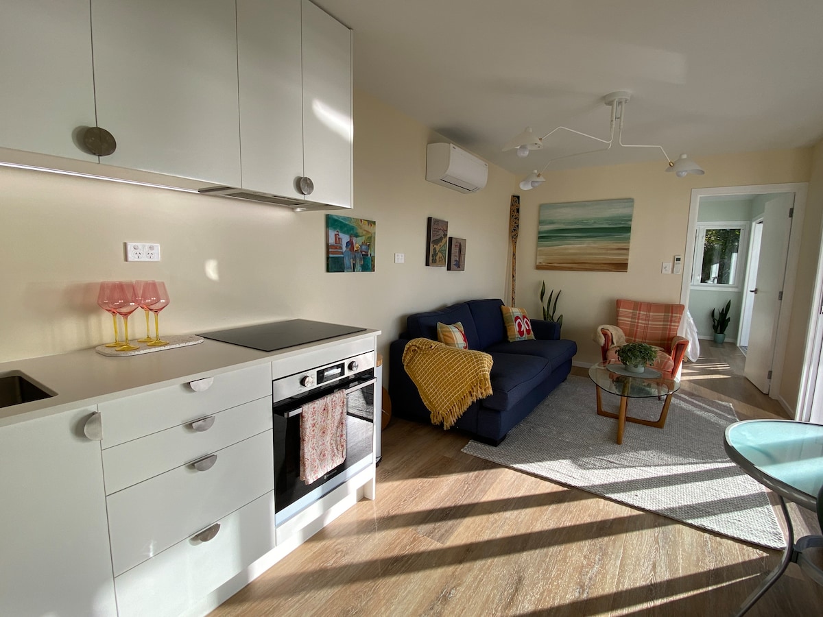 Popular Airbnb listing: Moana Vista in Bay Of Islands