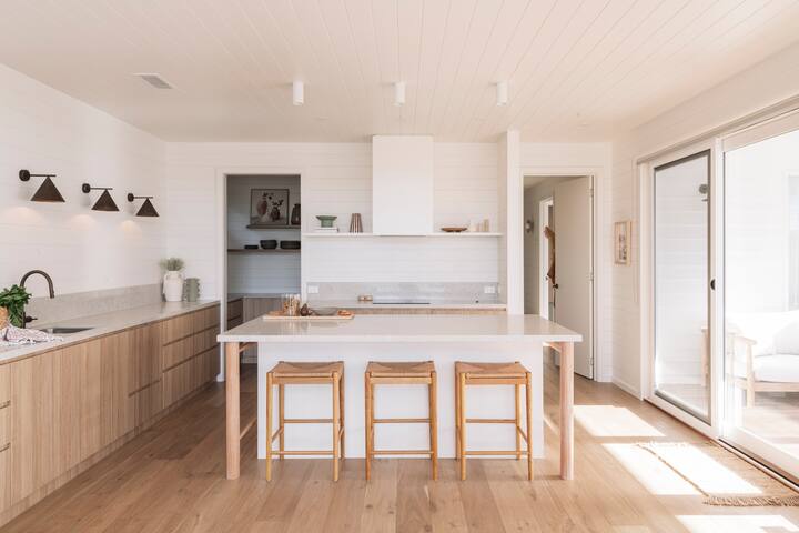 Pure comfort in the heart of Queenscliff gallery image 3