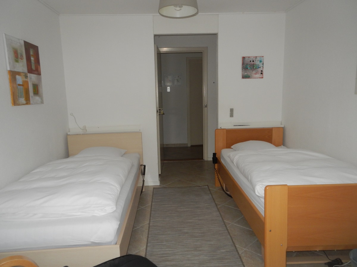 Двокреветна соба бр. 2
Doppeltzimmer Nr. 2
Двокреветна соба бр. 2