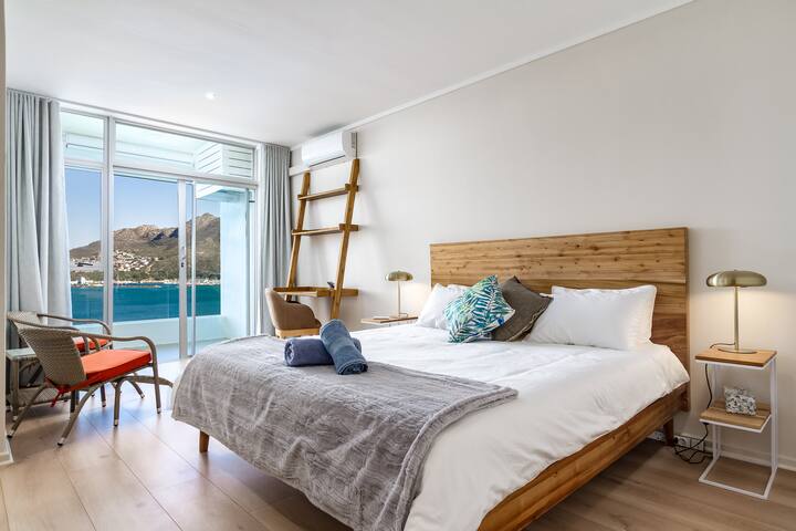 Chic 3-Bed Apartment by the Sea gallery image 5