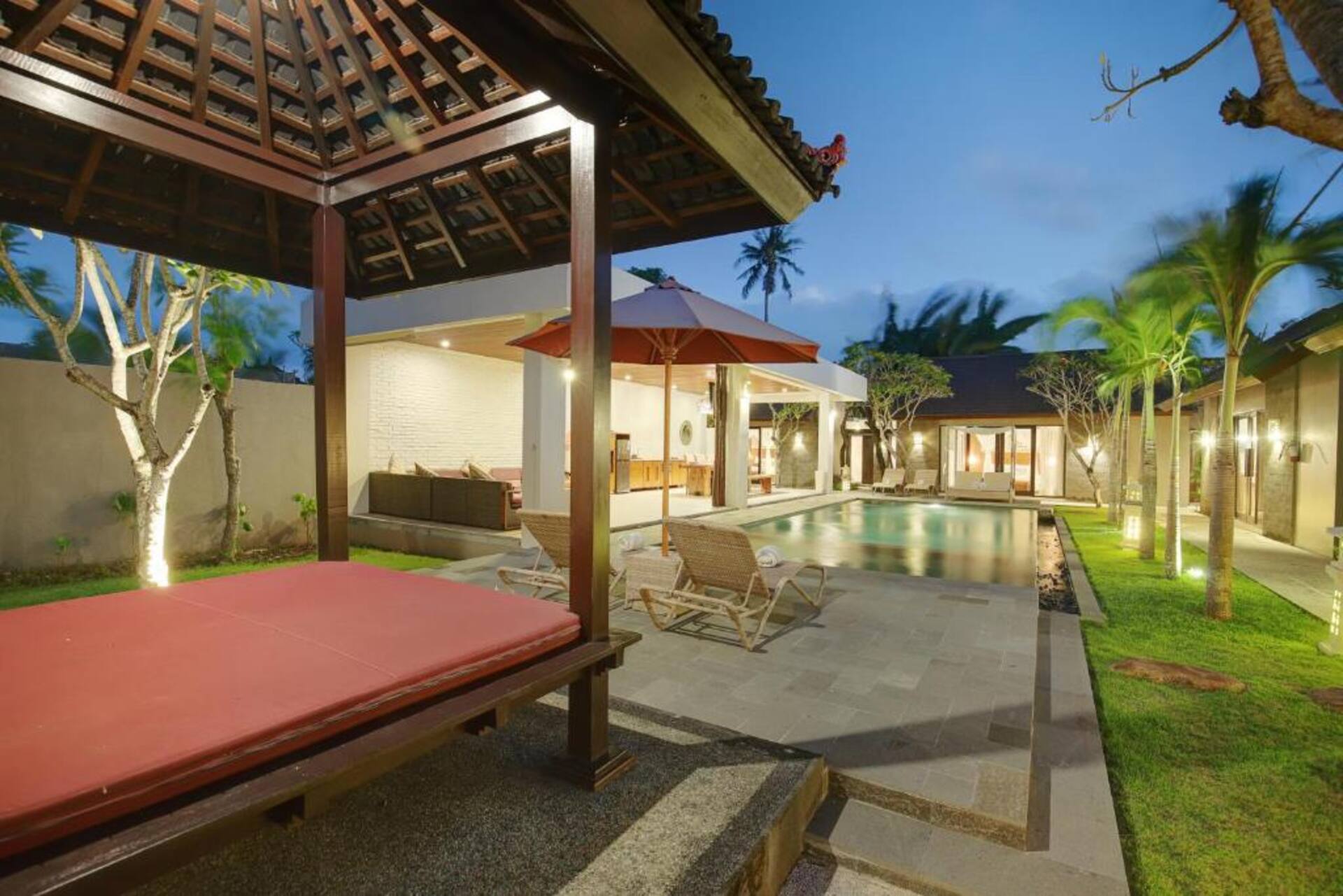 Sunny Beachside Haven 4 Bedroom Private Villa in Jimbaran 3