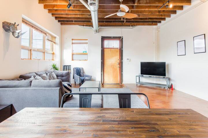 Downtown Industrial Loft in RiNO gallery image 3