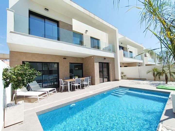 Luxury new build villa with private pool
