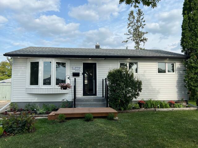 A Spacious & Quiet Retreat gallery image 2