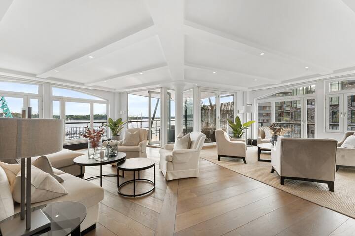 Large 41 millions kr apartment – seaview in center gallery image 3