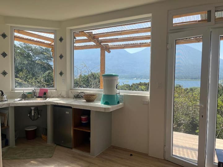 Cozy Lakeside Eco-suite ~ Garden & Volcano Views - Santiago Atitlán