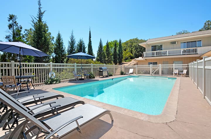 Designer Poolside La Mesa Retreat W/ Bbq & Yard - Spring Valley, CA
