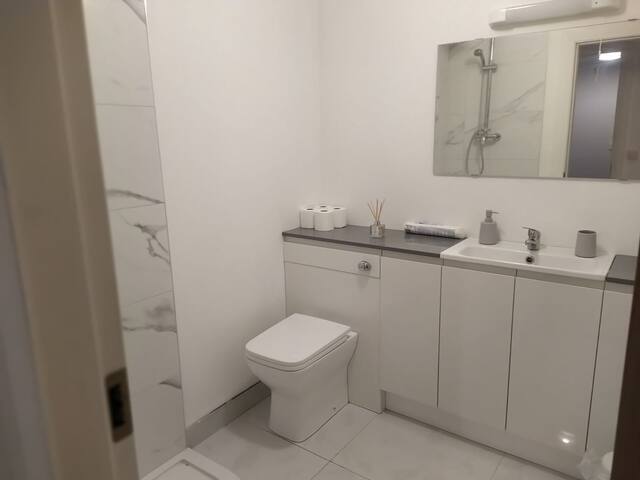 Spacious two bedroom apartment gallery image 5