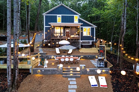 Boho House: Hot Tub, Sauna, Outdoor Movie, Firepit