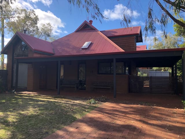 Lalapanzi Old Dunsborough