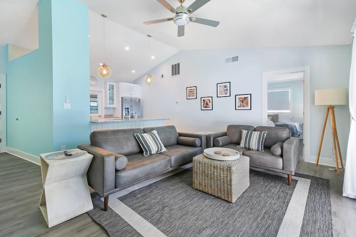 Beautiful House With Pool, Fire Pit, Billiard Room - Palm Harbor, FL