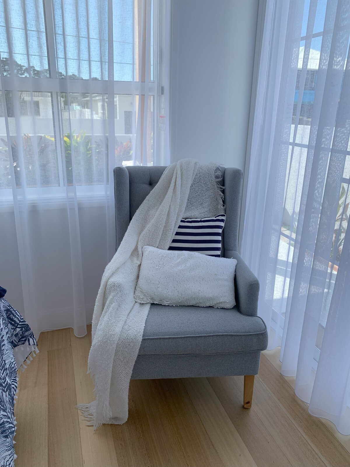 Top Airbnb: Coastal Bliss - Better than a Hotel! in Broadbeach Waters
