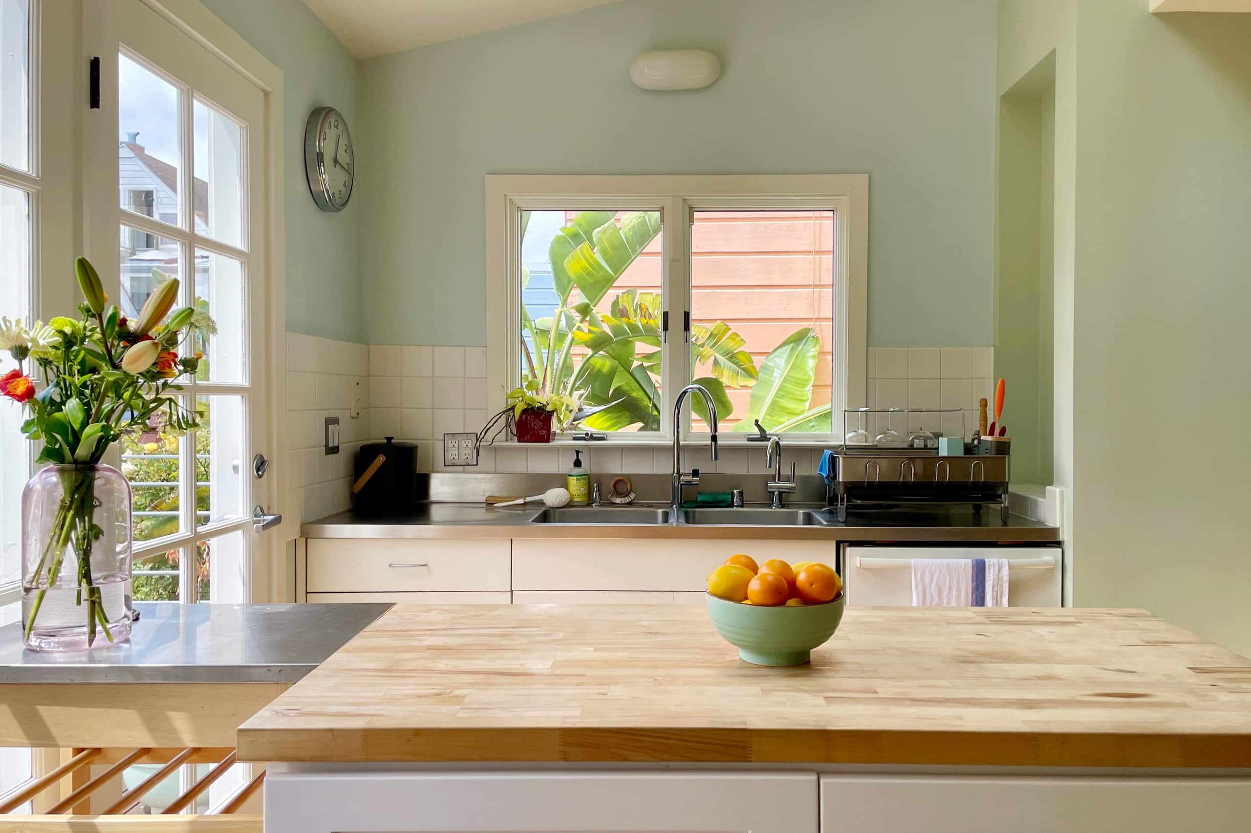 Home in San Francisco · ★4.96 · 3 bedrooms · 4 beds · 2 baths - Image 6