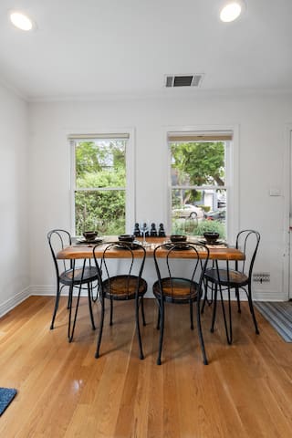 Serenity place, 2BD house in SM w/ free parking gallery image 3