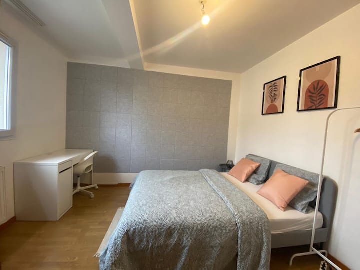 ห้องนอน 4 อยู่ที่ชั้นล่าง