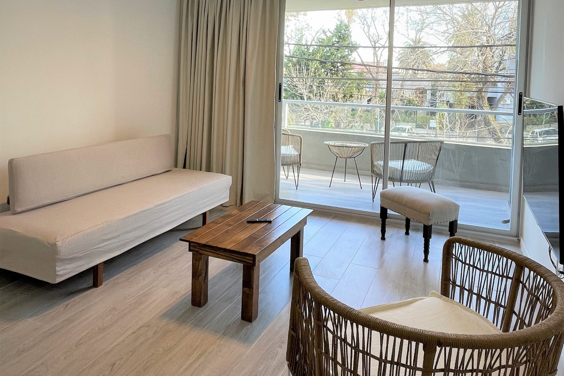 Modern apartment, pool and garage in Tigre downtown