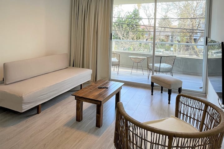 Three-room apartment with pool, garage and balcony in Tigre downtown