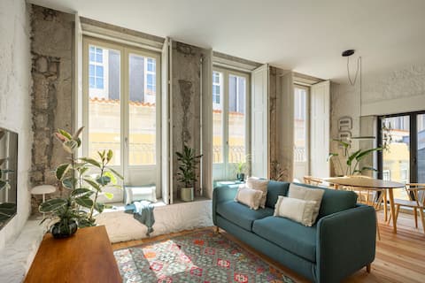 Popular Airbnb listing: Incredible & Stylish place in the heart of Porto in Porto