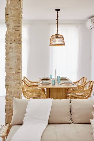 50 m from the beach with terrace overlooking sea
