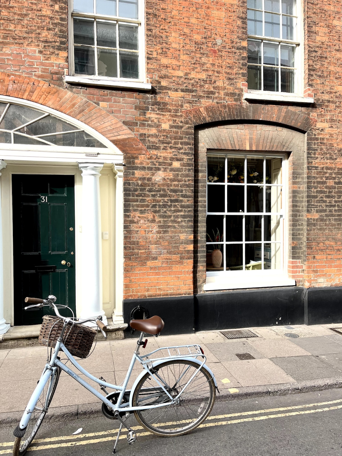 Artist's House - 31 St Giles Street. City Centre