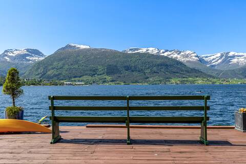 Apartment by the fjord , sauna, hot tub and jetty.