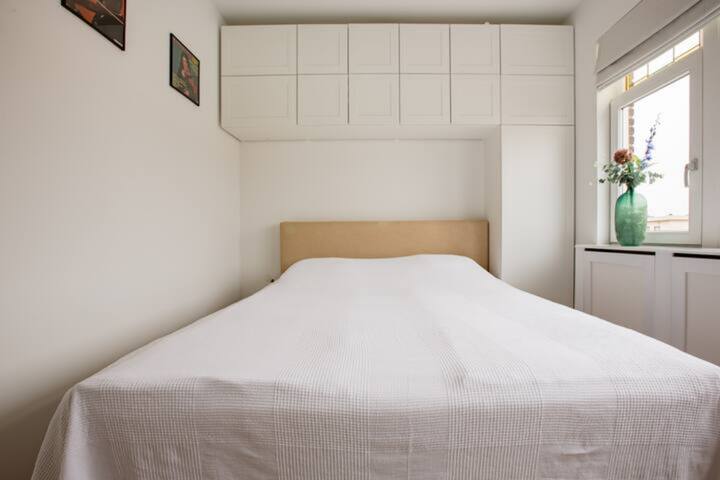 Stroll the waterfront from a Harbour-Site app gallery image 5