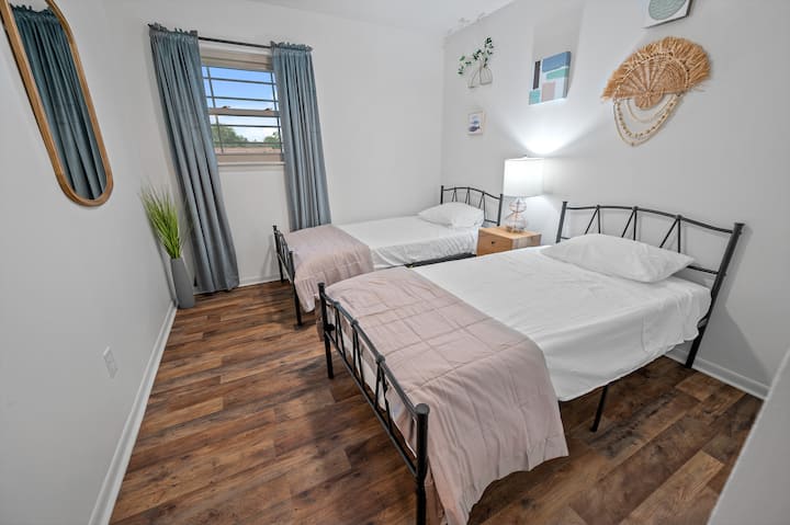 Spavaća soba 3: dva bračna kreveta