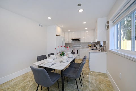 Spacious 3BR/4Bath with A/C Near Steveston