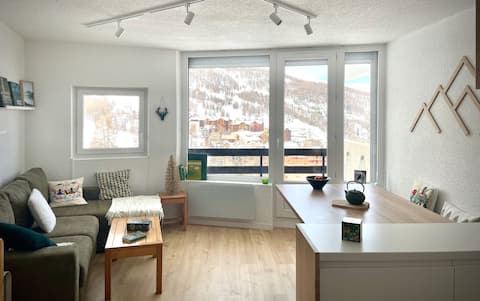 Popular Airbnb listing: Beautiful 6-bedroom apartment at the foot of the slopes in Risoul