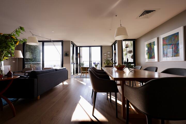 Luxury Stay, Sweeping City Views with Pool gallery image 2