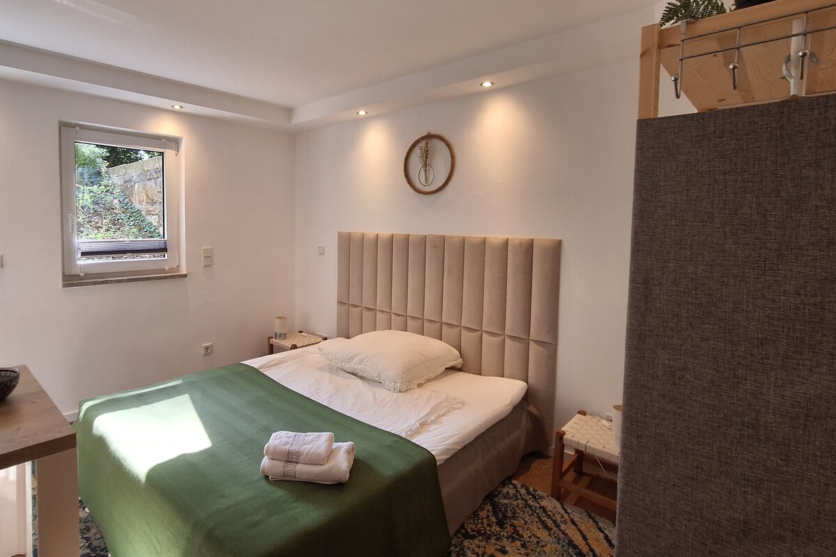 Popular Airbnb listing: TOP Location: Fair and RÜ on foot in Rüttenscheid