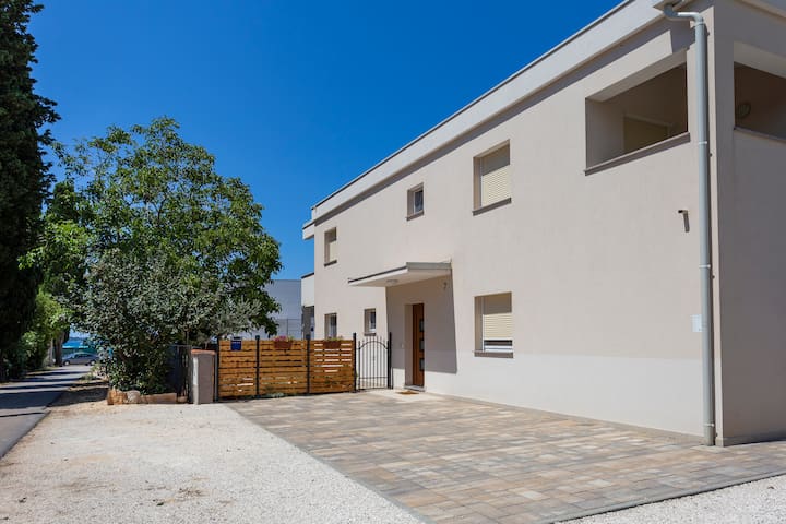Sunny Step managed Airbnb listing 3