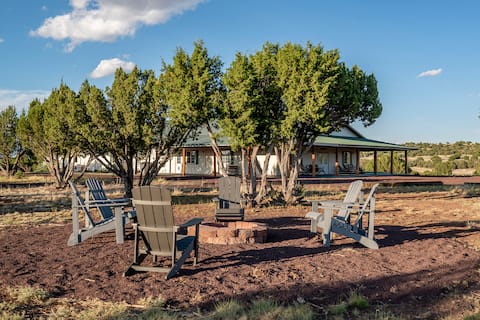Successful Airbnb property: Wide open spaces getaway in White Mountains Rural