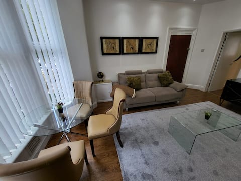 Top Airbnb: Ground floor, Private, Free Parking, Park, Views in Picton