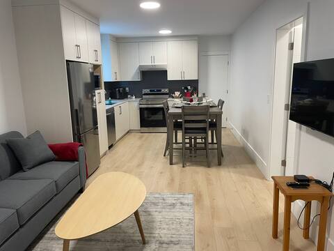 NEW Modern Suite near Beach