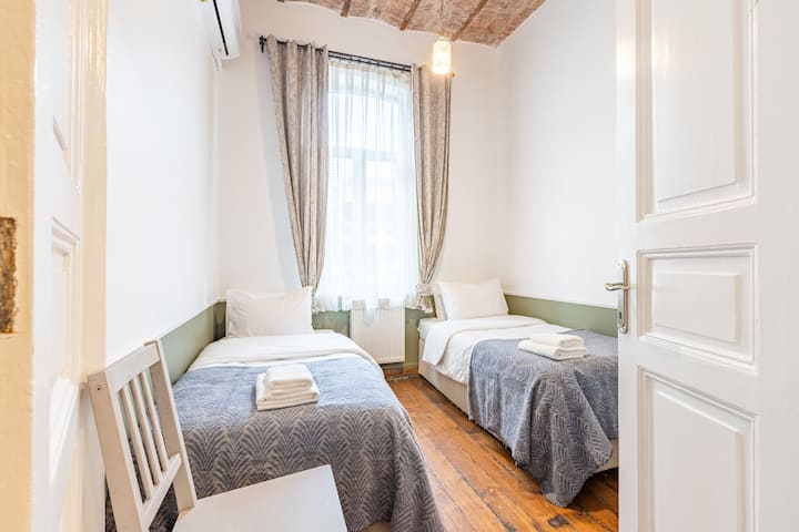 חדר שינה שני