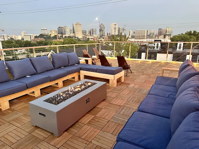 Skydeck I 4x Kings I 3,000 sq/ft | Broadway 8 mins