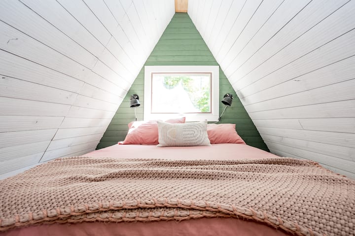 Upstairs bedroom, is very cozy :). Only access is by ladder.