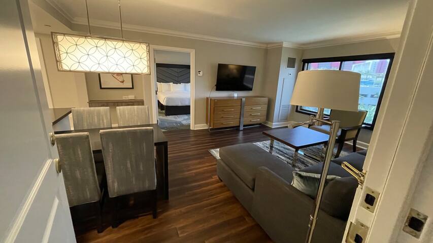 Family friendly resort on strip gallery image 3