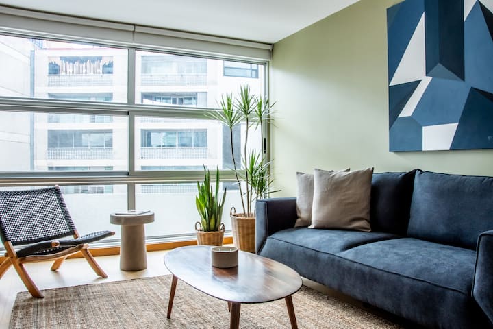 4BR in 2 beautiful apartments