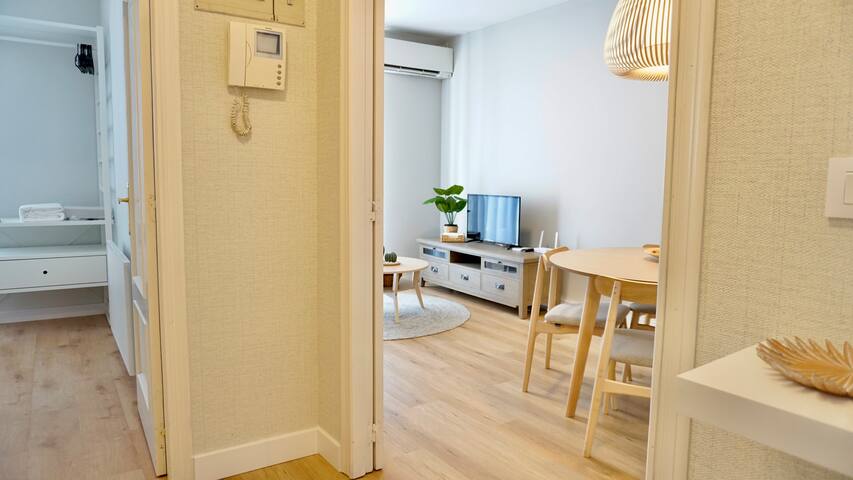 Cervantes Apartment “Centro de Valencia” gallery image 4