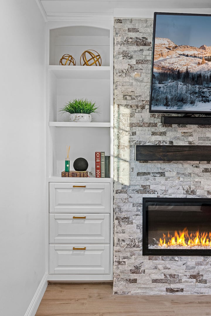 The Cozy Cabin: Riverton Retreat - South Jordan, UT