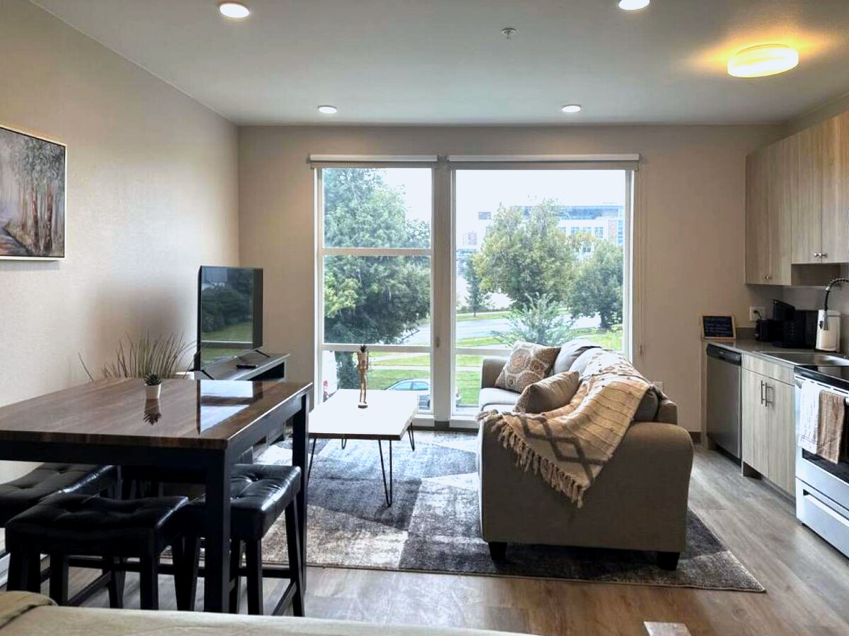 Steps from Saint Joseph Hospital Apartments for Rent in Denver