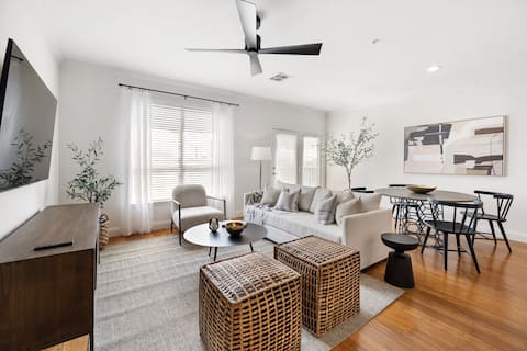 Top Airbnb: Casa Philia - Houston, Gallery in Greater Uptown