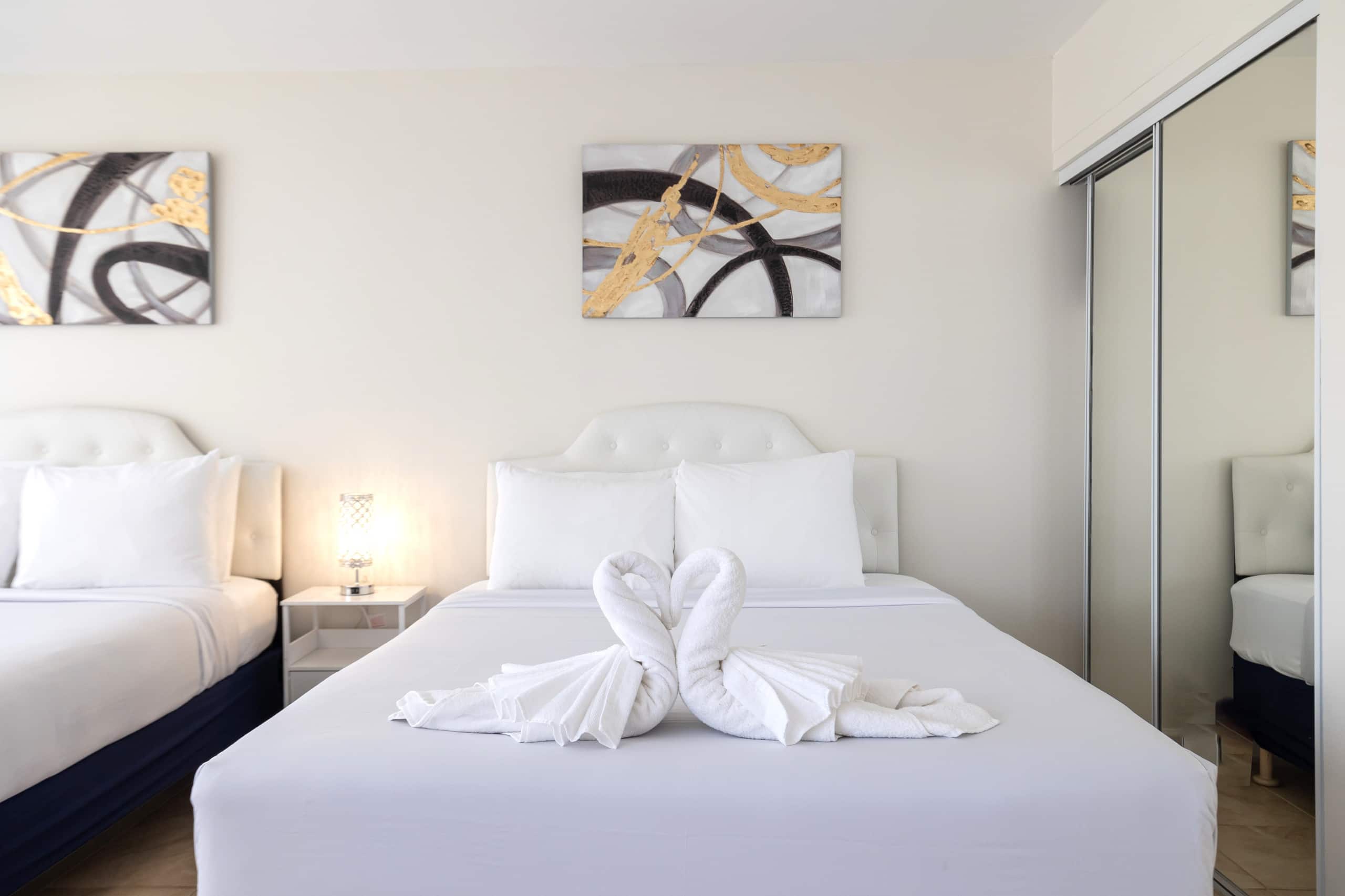 Condo in Honolulu · ★4.66 · 1 bedroom · 2 beds · 1 private bath - Image 14