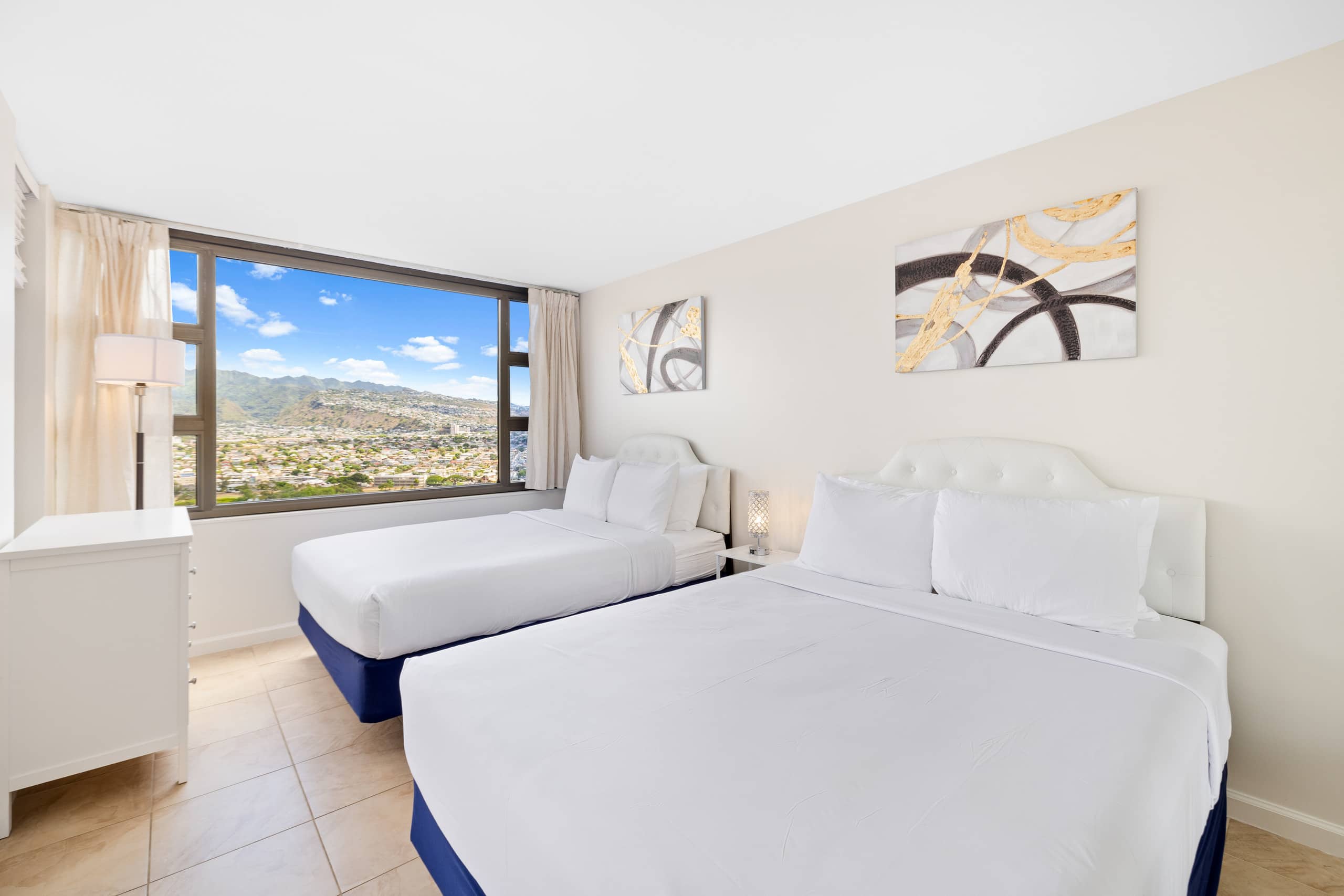 Condo in Honolulu · ★4.66 · 1 bedroom · 2 beds · 1 private bath - Image 18