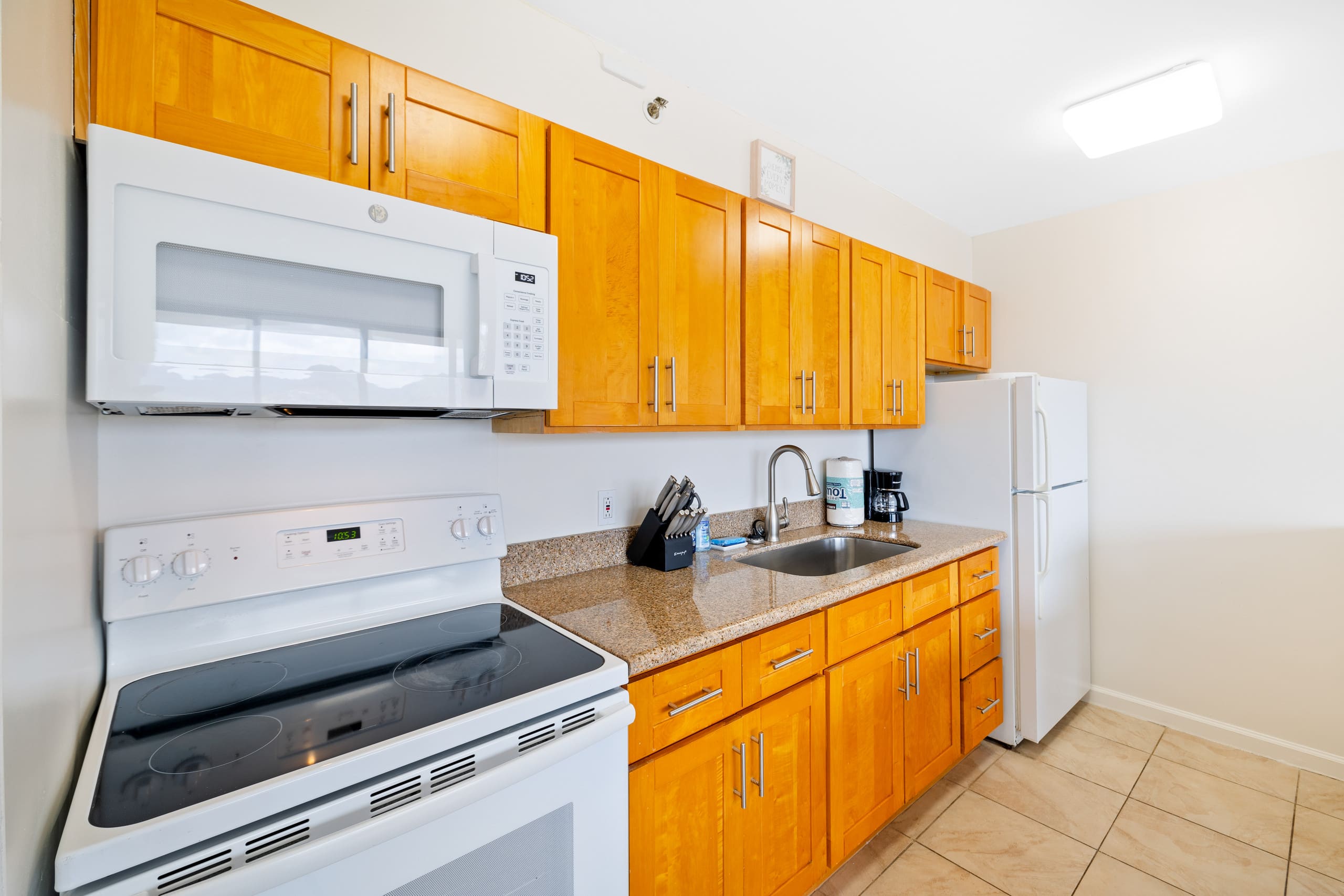 Condo in Honolulu · ★4.66 · 1 bedroom · 2 beds · 1 private bath - Image 10
